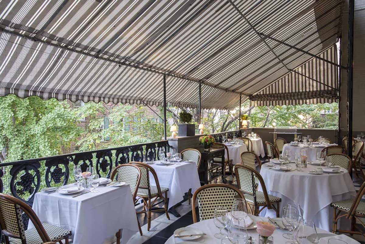 carousel-dining-3-a.jpg