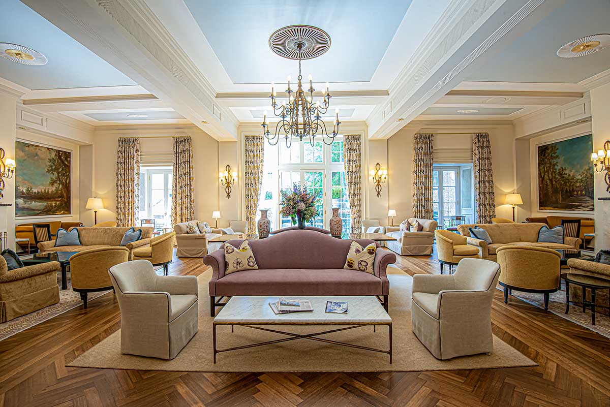 carousel-lounge-9486.jpg
